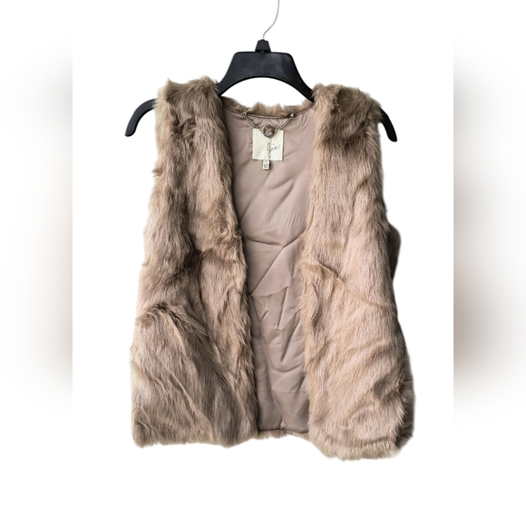Joie Super Soft Faux Fur V Neckline Festival Boho Neutral Tan Clasped Vest XS - Picture 2 of 10